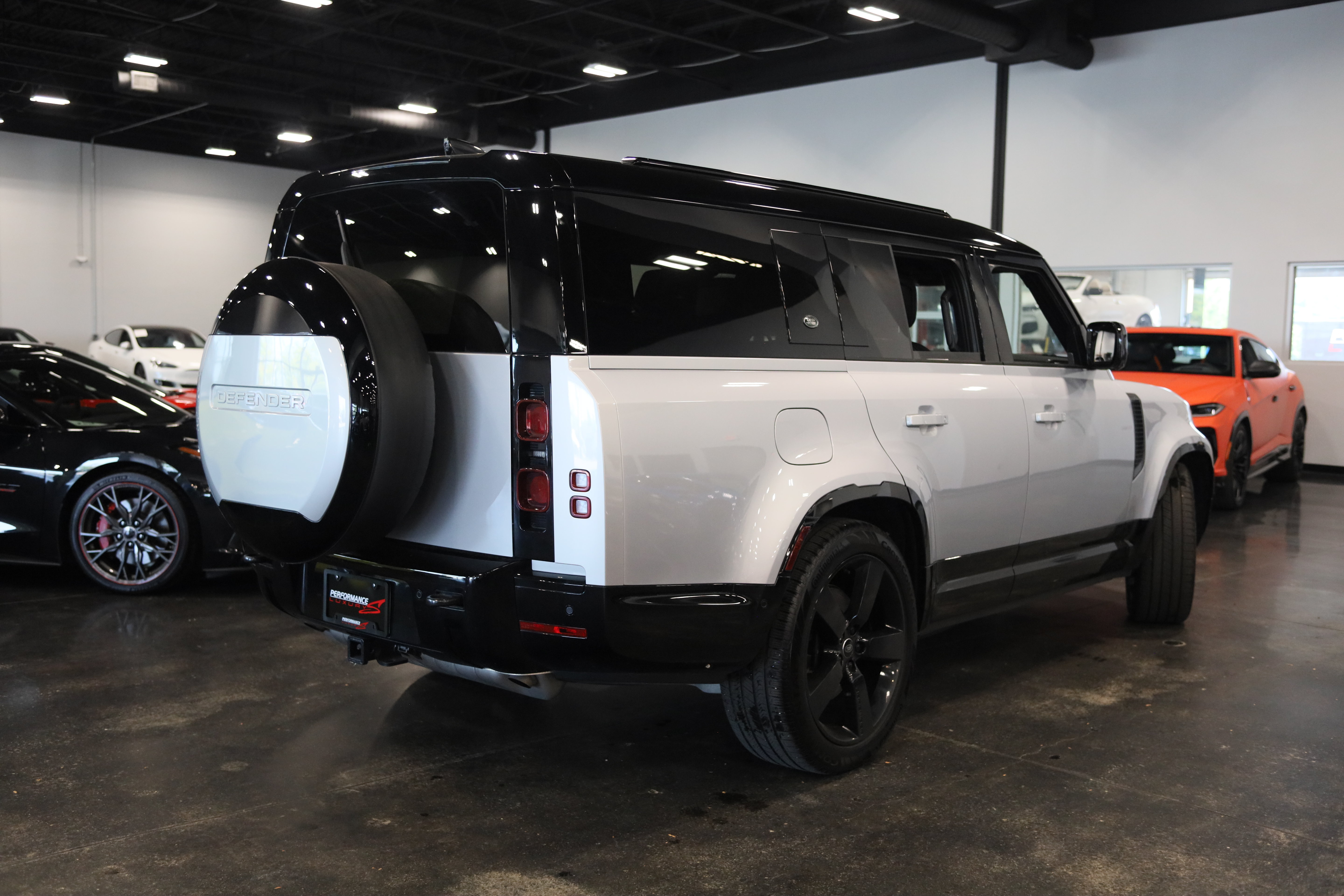 Used 2024 Land Rover Defender 130 X-Dynamic SE AWD/4WD image 6