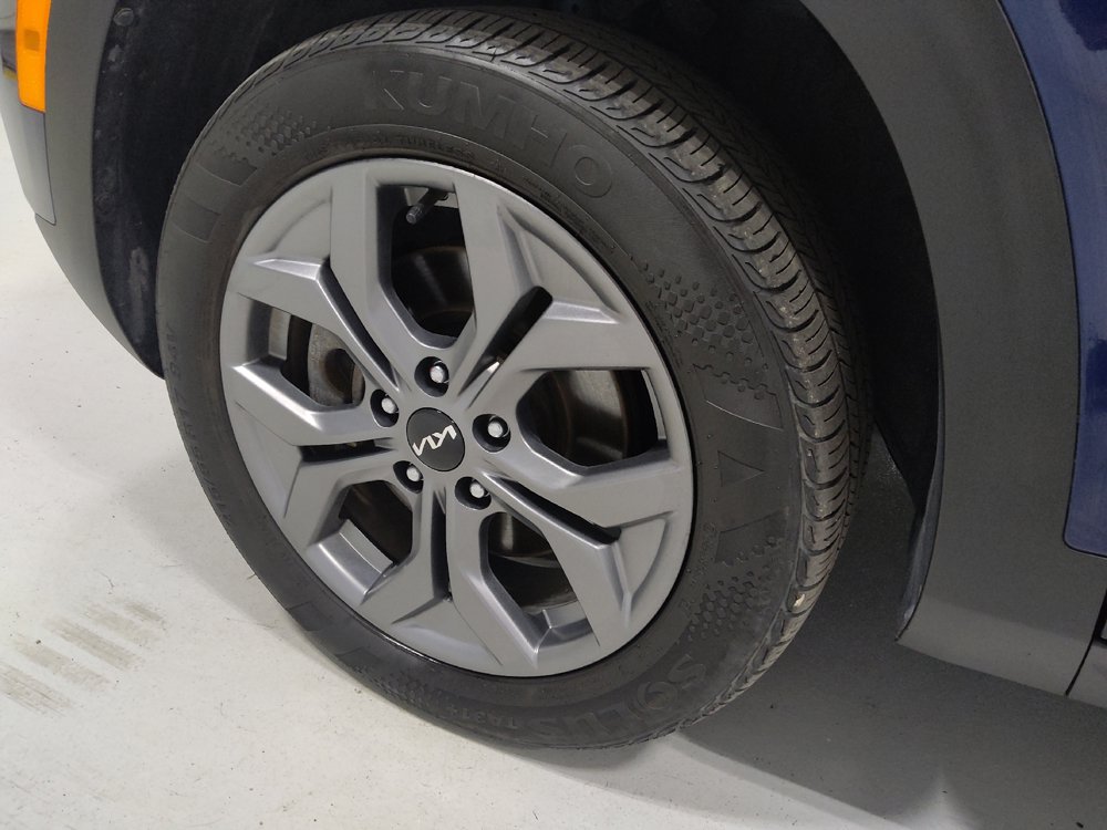 Used 2025 Kia Seltos LX AWD/4WD image 31