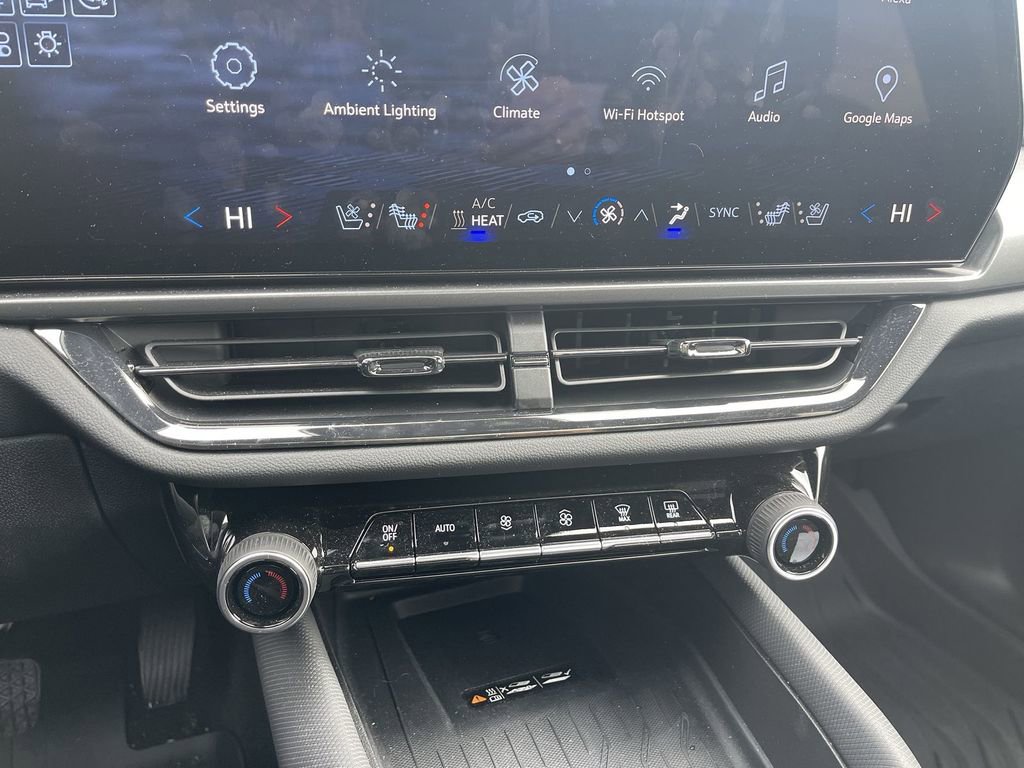 Used 2025 Chevrolet Equinox EV RS image 11