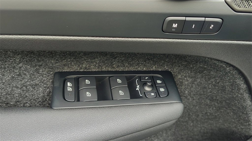 New 2026 Volvo XC40 B5 Ultra w/ Climate Package image 10