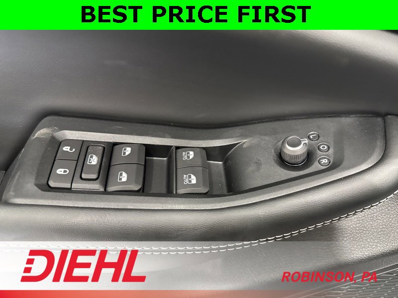 New 2025 Jeep Grand Cherokee Altitude image 22