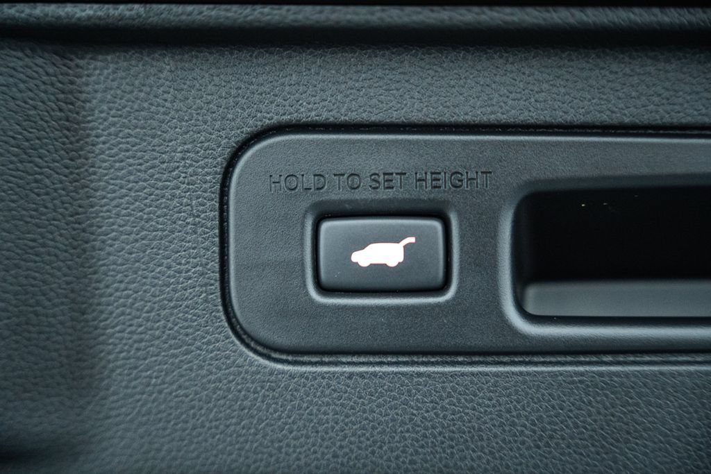 Used 2025 Honda Pilot Elite image 13