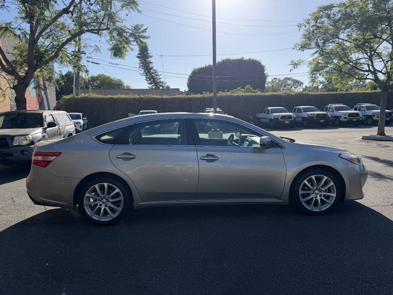 Used 2015 Toyota Avalon Limited FWD image 6