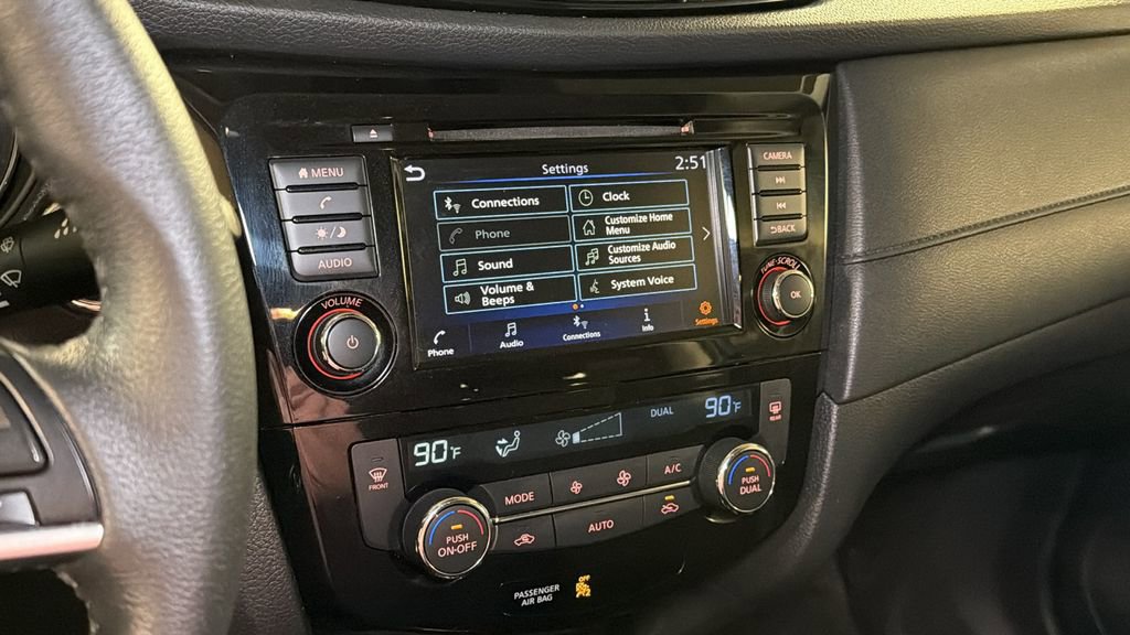 Used 2020 Nissan Rogue SV image 23