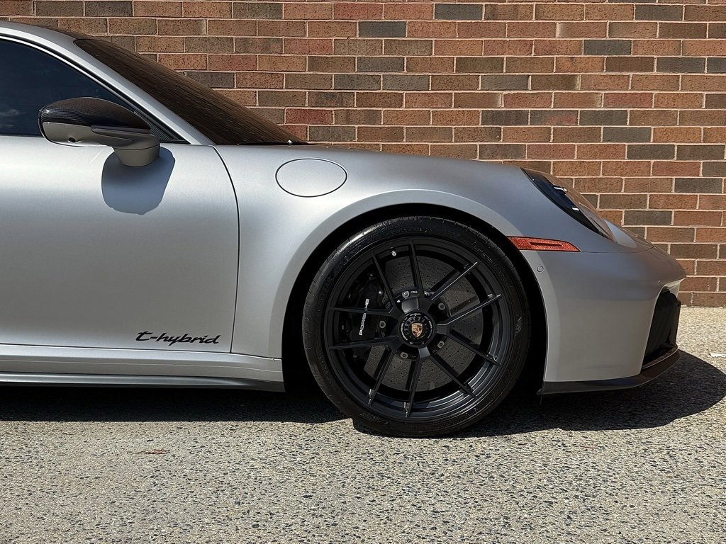 Certified 2025 Porsche 911 Carrera GTS image 11