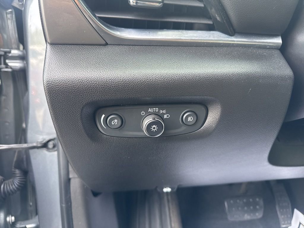 Used 2019 Chevrolet Traverse LT image 18