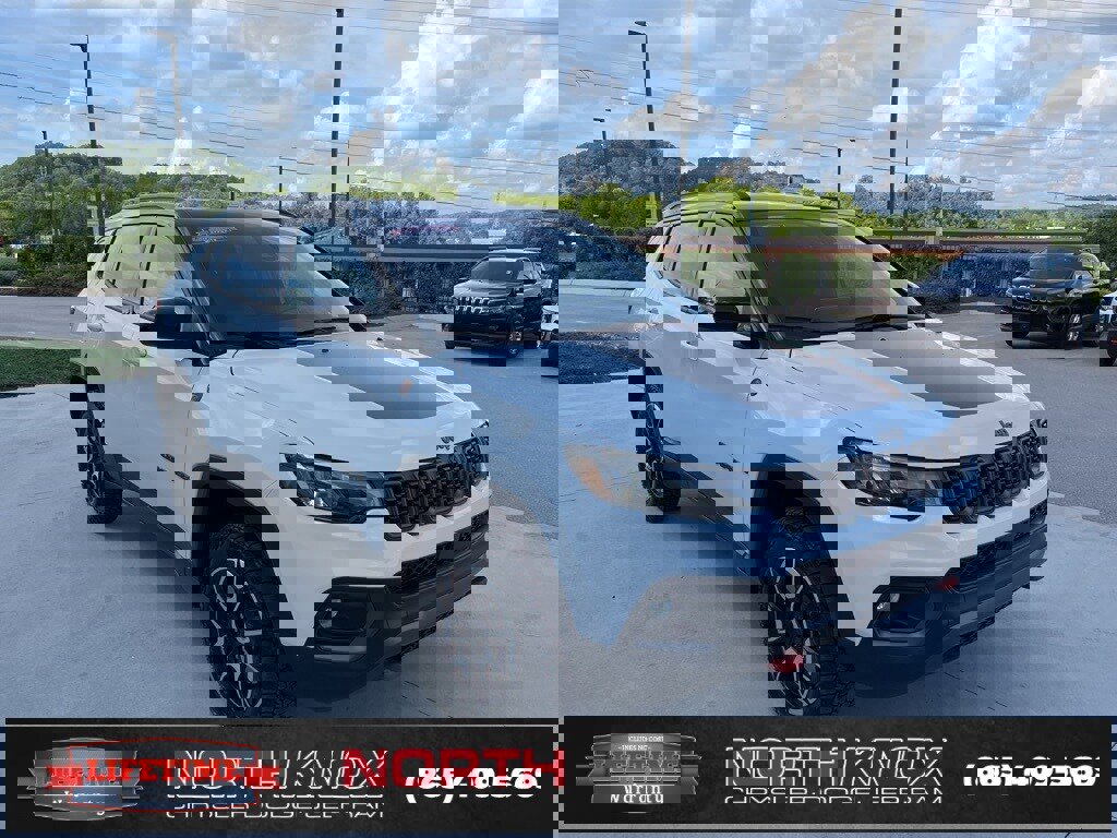 Used 2024 Jeep Compass Trailhawk image 30