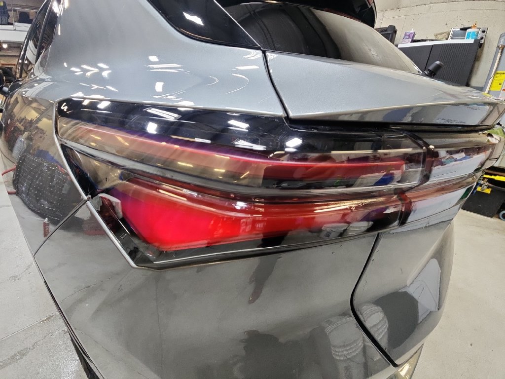Certified 2026 Chevrolet Equinox EV RS AWD/4WD image 32