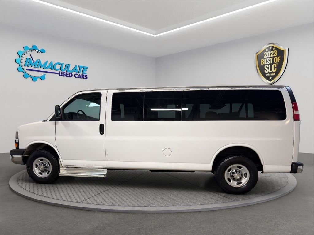 Used 2008 Chevrolet Express 3500 Extended Passenger w/ LT Preferred Equipment Group image 2