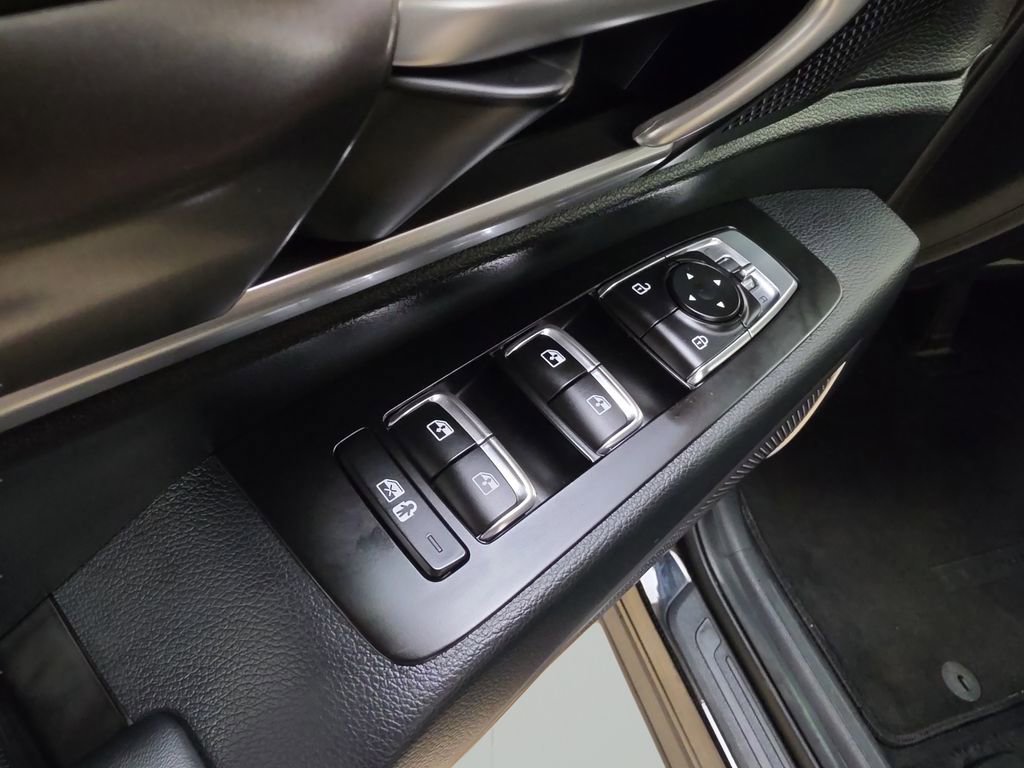 Used 2025 Kia Telluride S AWD/4WD image 10