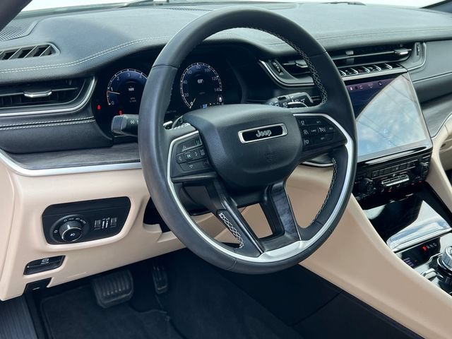 Used 2023 Jeep Grand Cherokee Limited AWD/4WD image 18