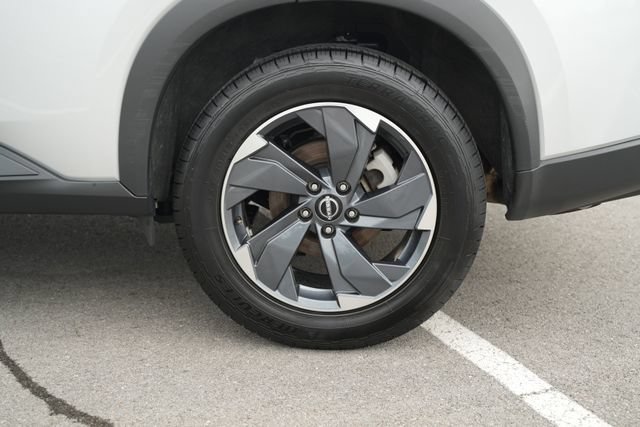 Used 2025 Nissan Rogue SV FWD image 43
