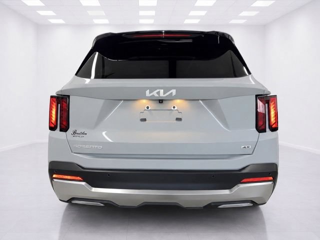 Used 2024 Kia Sorento S w/ Panoramic Sunroof Package AWD/4WD image 12