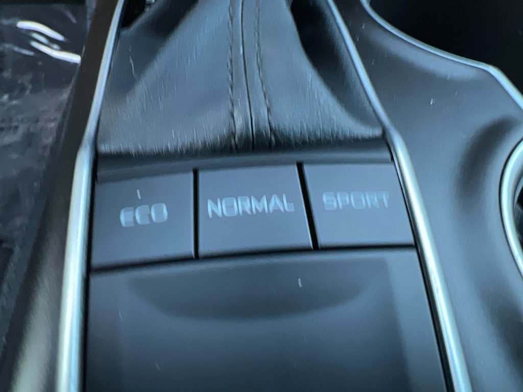 Used 2022 Toyota Camry LE image 29