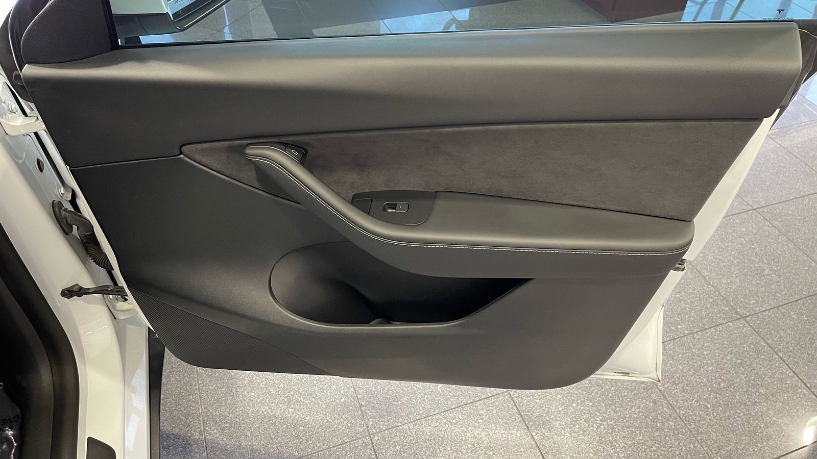 Used 2021 Tesla Model Y Long Range image 38