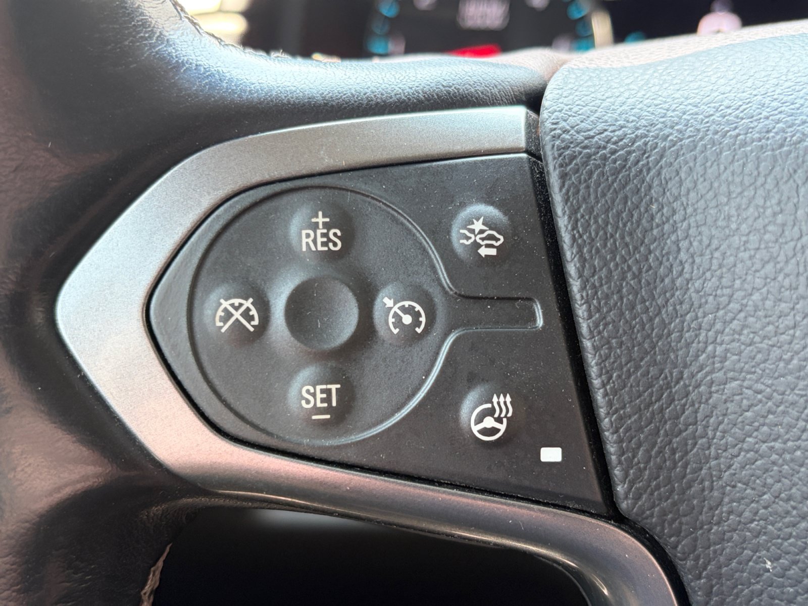 Used 2018 Chevrolet Suburban Premier AWD/4WD image 20