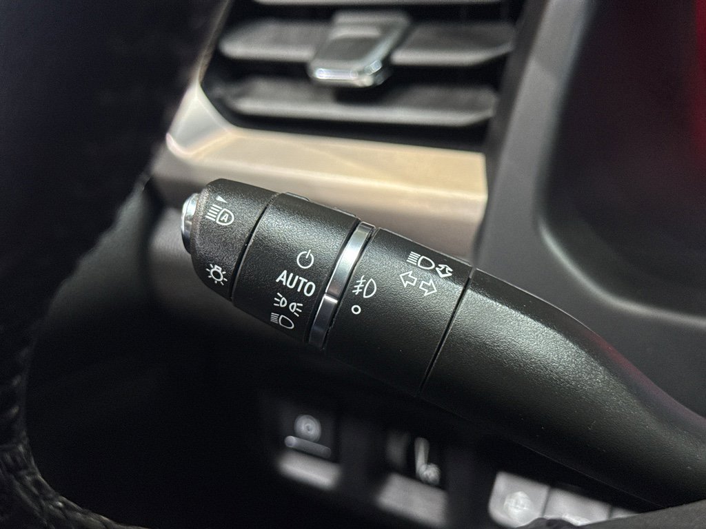 Used 2022 GMC Acadia Denali w/ GMC Pro Grade Package image 26