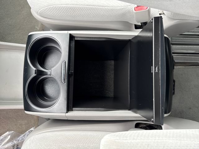 Used 2018 Toyota Sienna LE image 27