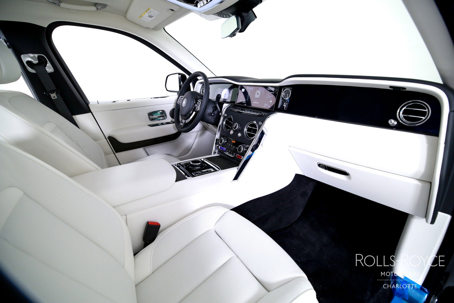 New 2026 Rolls-Royce Cullinan AWD/4WD image 37