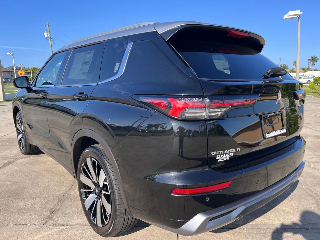 New 2025 Mitsubishi Outlander AWD image 5