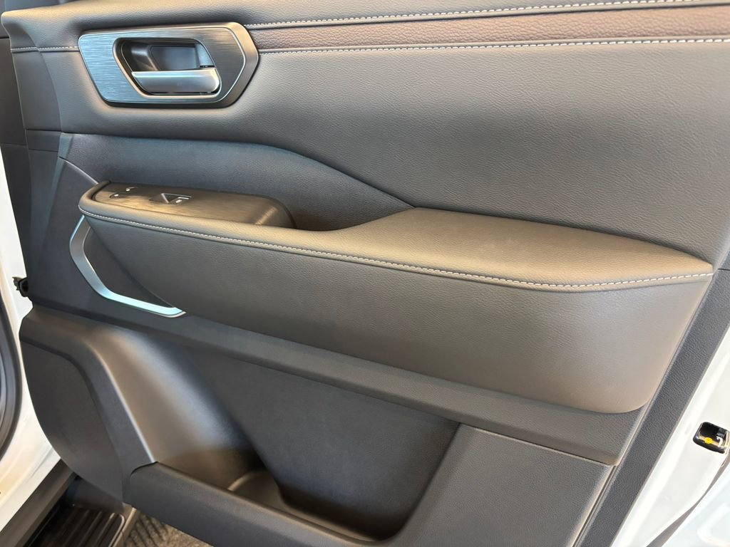 New 2026 Nissan Armada Platinum image 23
