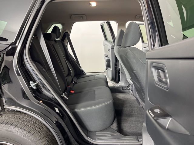 Used 2025 Nissan Rogue S image 43