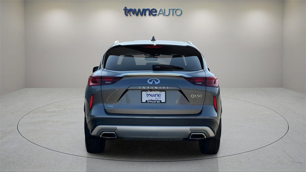 Used 2022 INFINITI QX50 Essential image 4