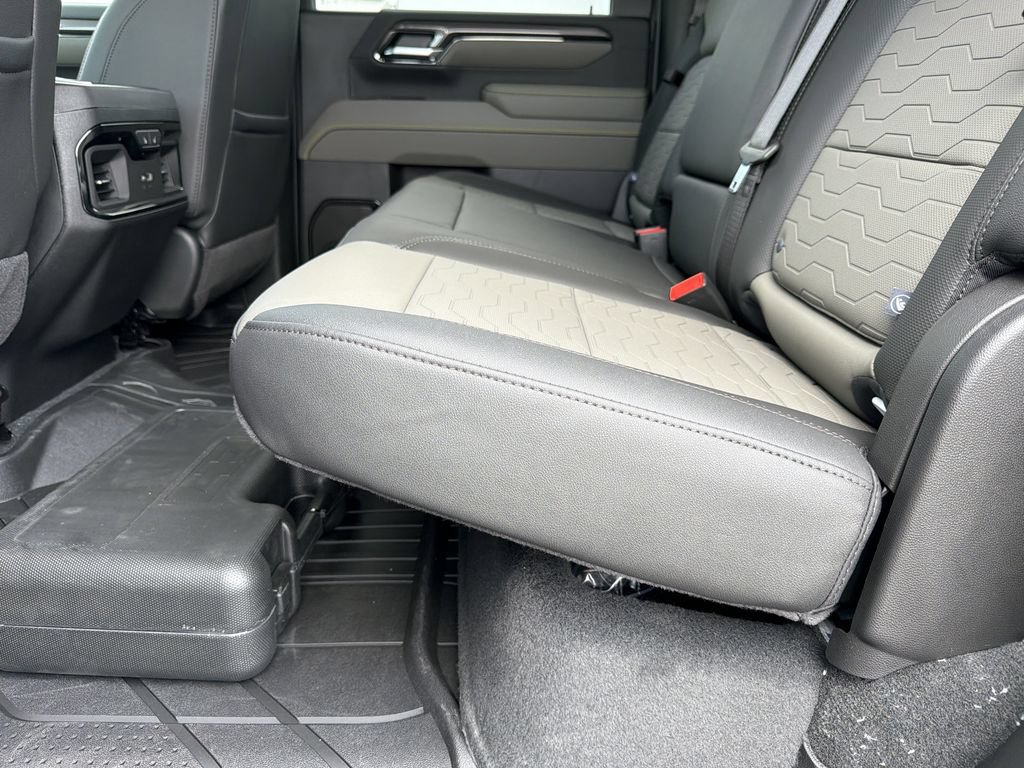 New 2026 Chevrolet Silverado 2500 ZR2 w/ LPO, Dark Essentials Package AWD/4WD image 17
