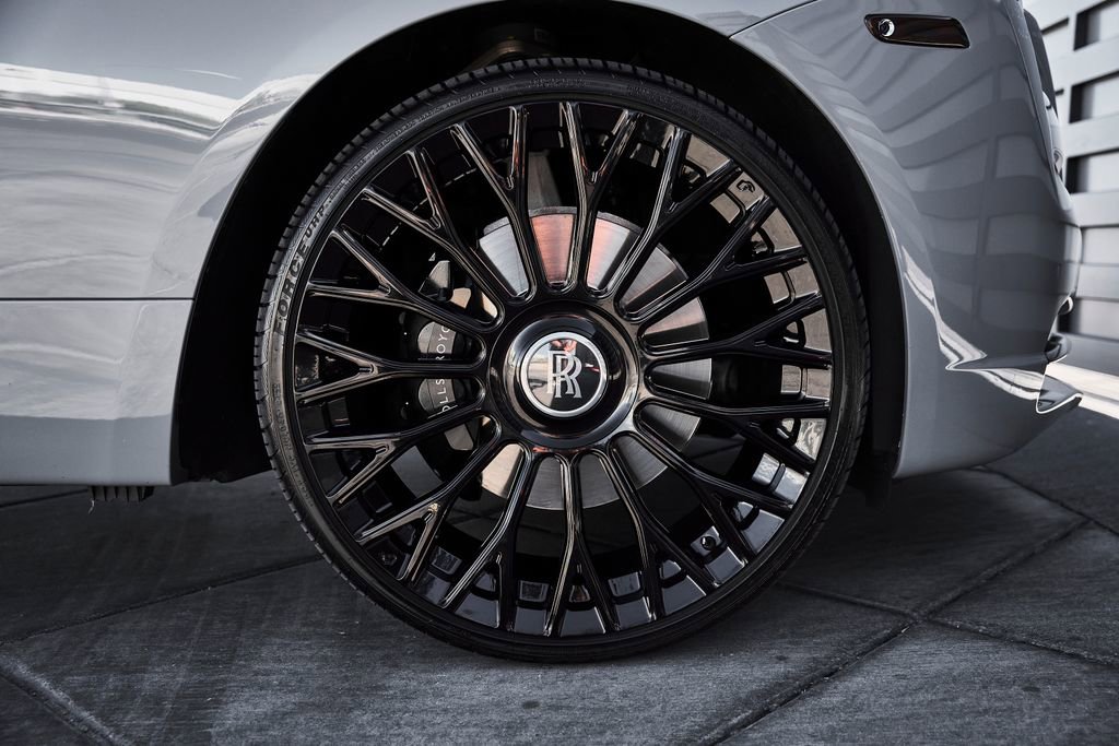Used 2020 Rolls-Royce Wraith RWD image 21