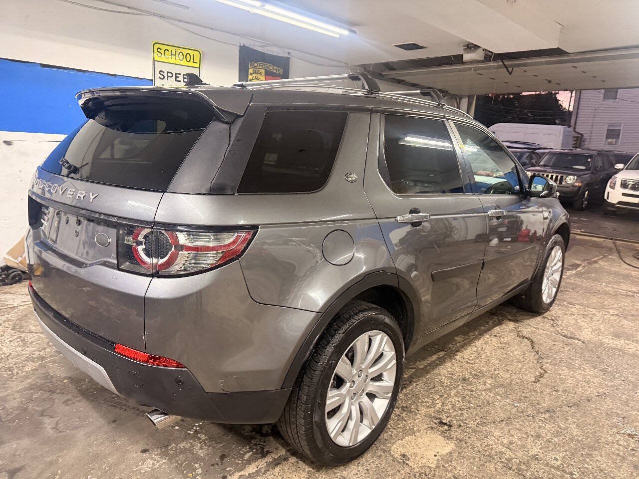 Used 2016 Land Rover Discovery Sport HSE Luxury AWD/4WD image 5