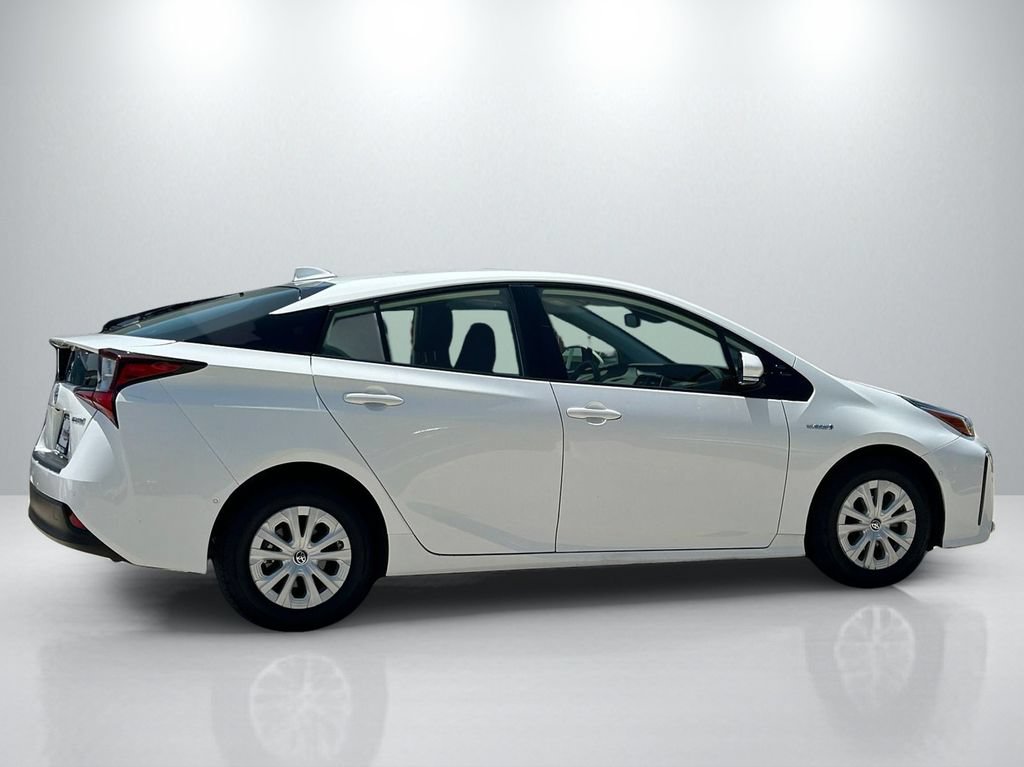 Used 2020 Toyota Prius LE FWD image 4