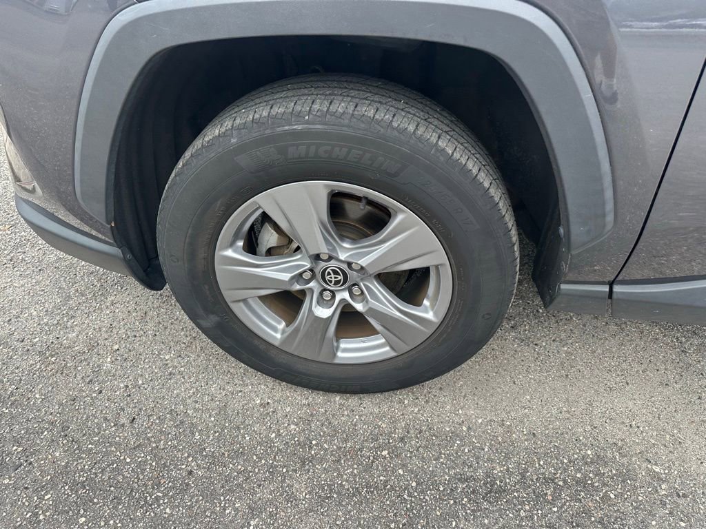 Used 2022 Toyota RAV4 XLE w/ Convenience Package image 11