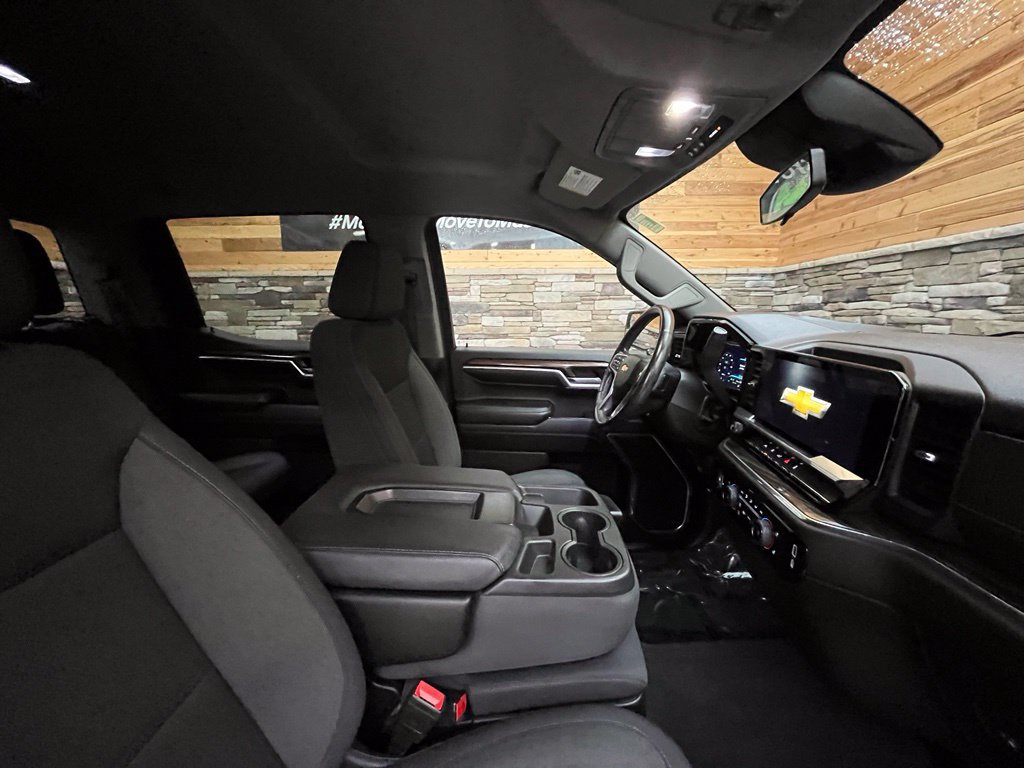 Used 2022 Chevrolet Silverado 1500 LT AWD/4WD image 20