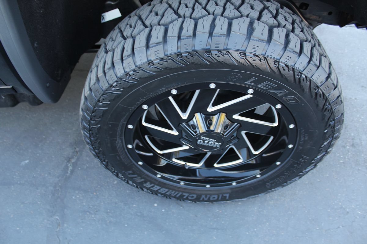 Used 2015 GMC Sierra 2500 SLT w/ Duramax Plus Package AWD/4WD image 24