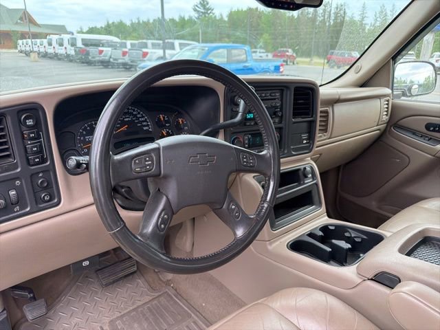 Used 2004 Chevrolet Silverado 1500 LT w/ Light Duty Power Package AWD/4WD image 10