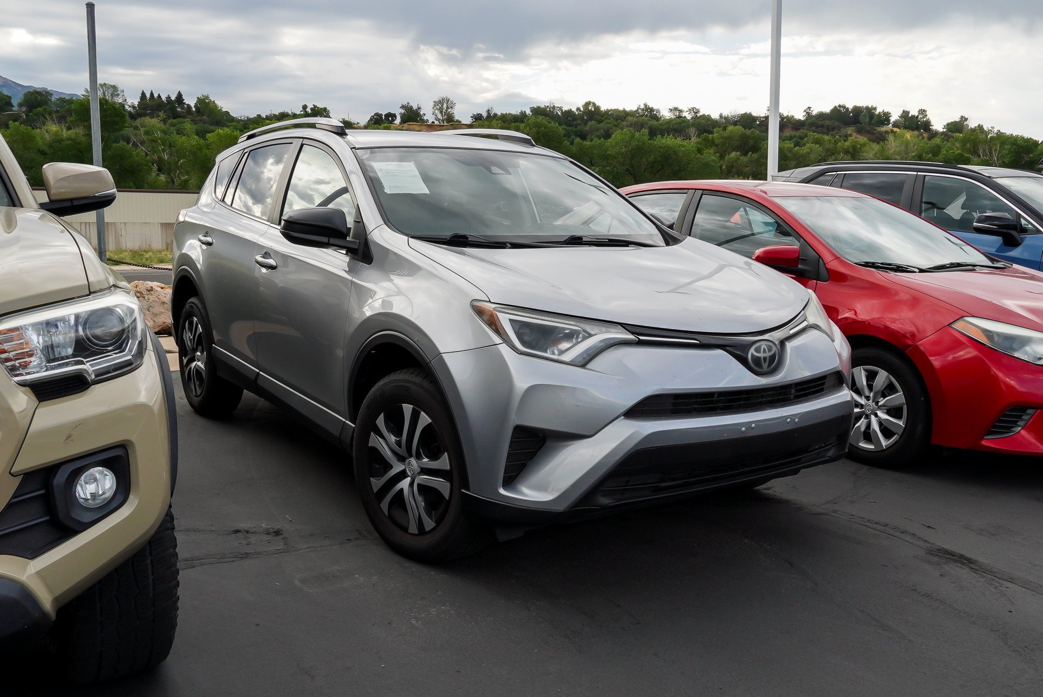 Used 2017 Toyota RAV4 LE w/ Carpet Mat Package AWD/4WD image 2