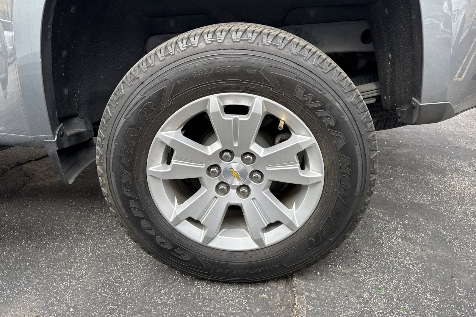 Used 2021 Chevrolet Colorado LT w/ LT Convenience Package image 4