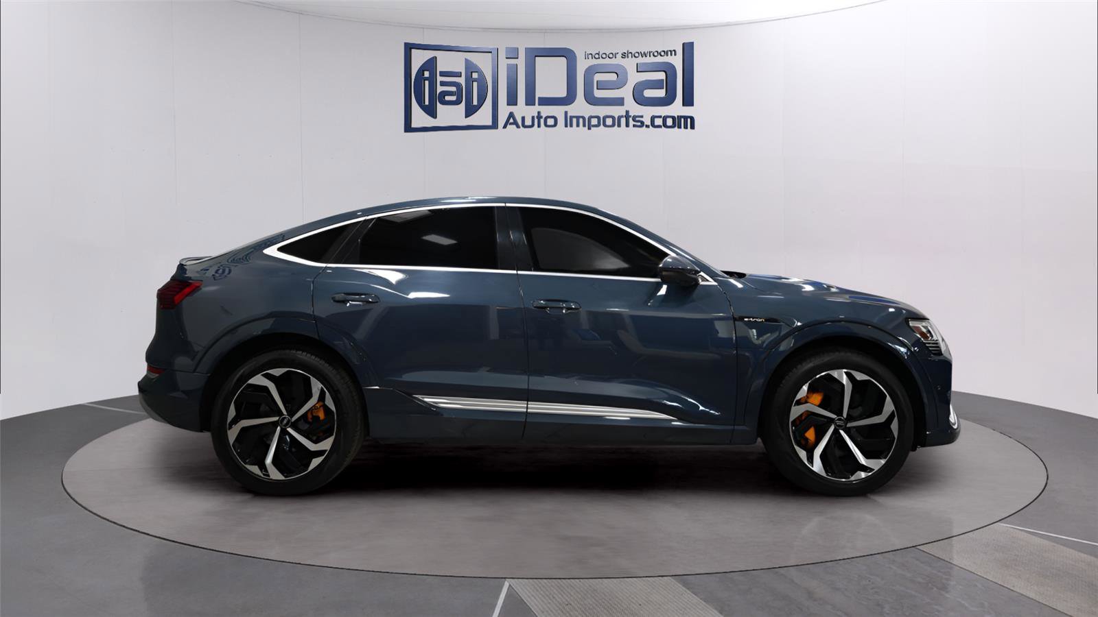 Used 2020 Audi e-tron Prestige w/ Prestige Package image 6