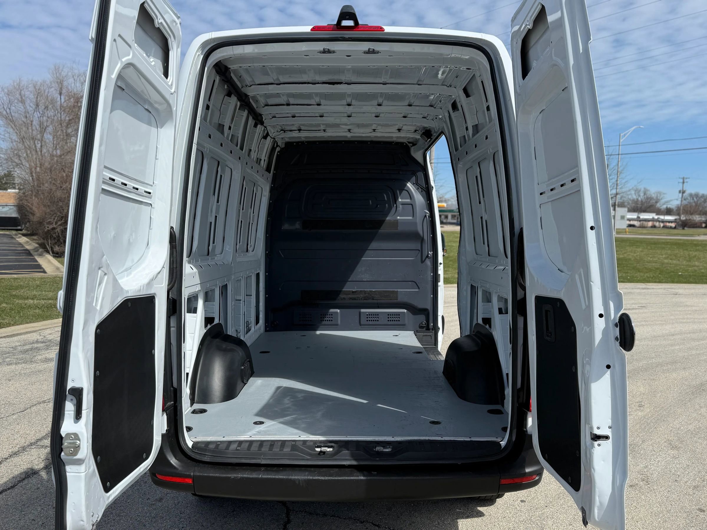 Used 2019 Mercedes-Benz Sprinter 144 image 7