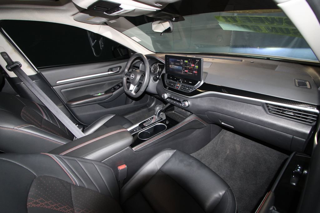 Used 2024 Nissan Altima 2.5 SR w/ SR Premium Package image 20