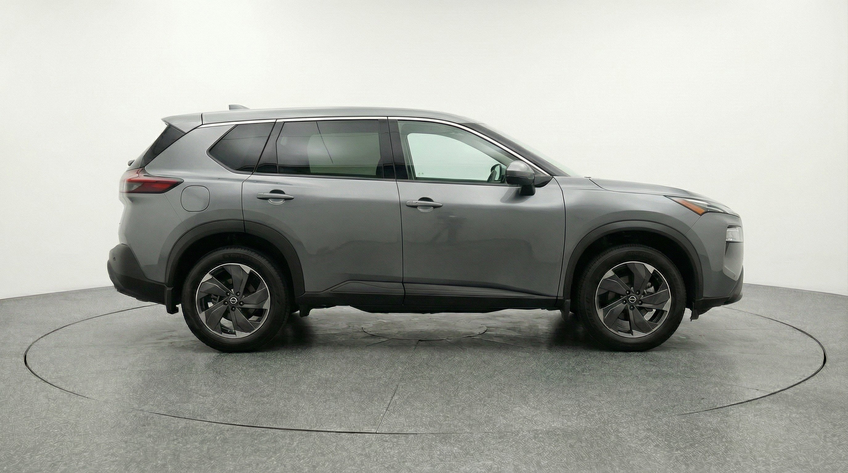 Used 2025 Nissan Rogue SV FWD image 11