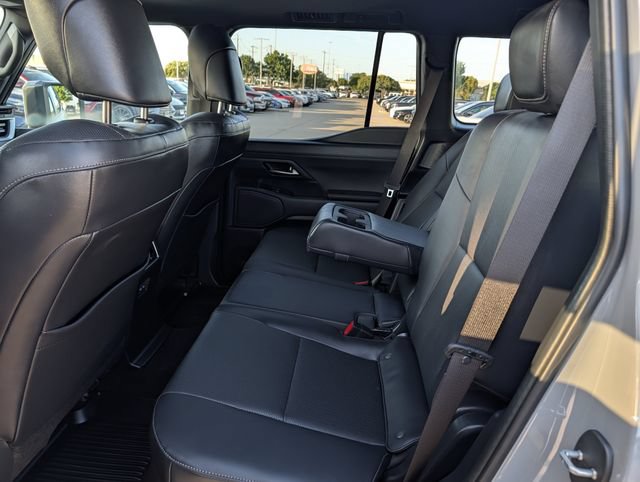 Used 2025 Lexus GX 550 w/ Accessory Package (2T) AWD/4WD image 27