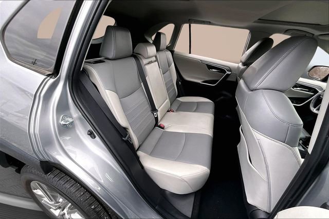 Used 2020 Toyota RAV4 Limited image 24