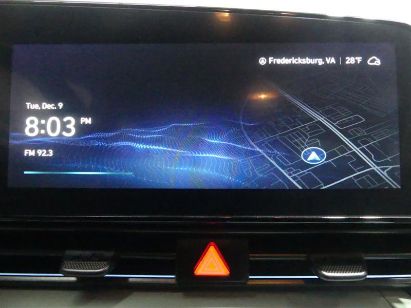 Used 2024 Hyundai Elantra Limited image 40