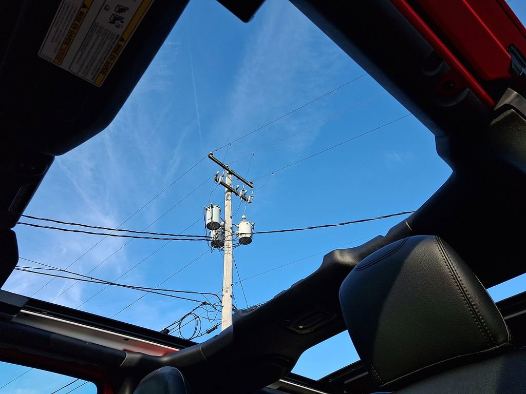 Used 2023 Jeep Wrangler Altitude image 18