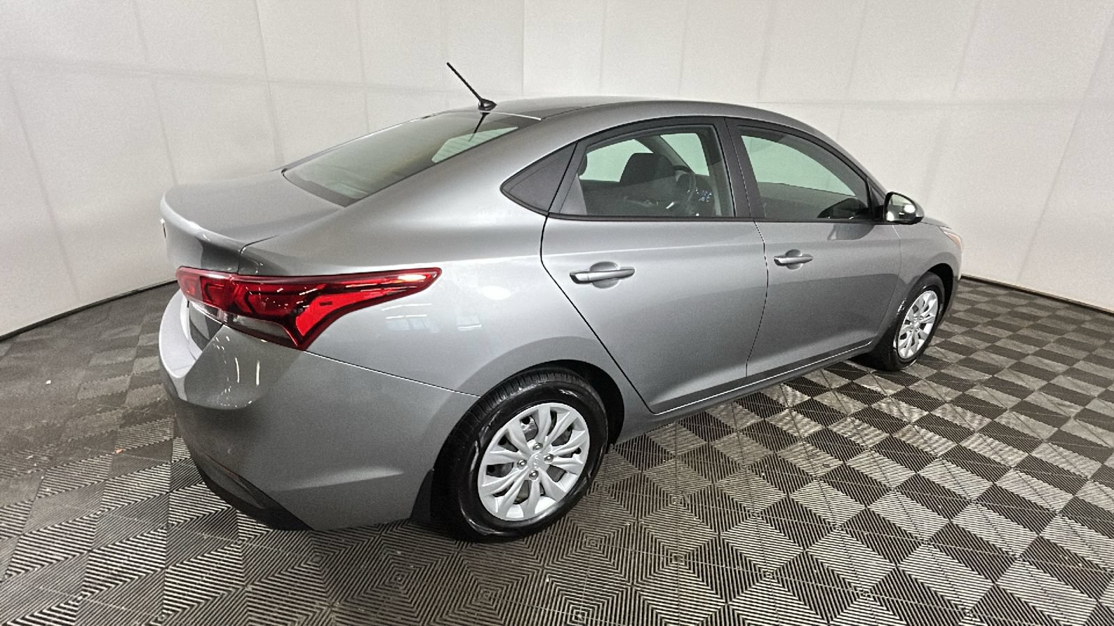 Used 2022 Hyundai Accent SE FWD video 3