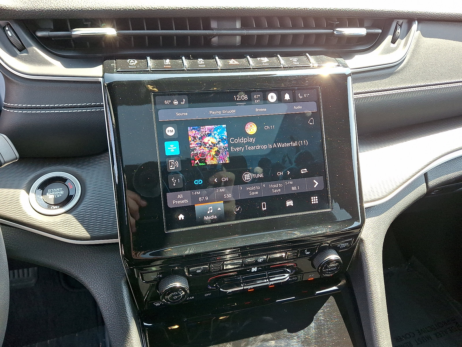 Used 2023 Jeep Grand Cherokee L Laredo AWD/4WD image 6