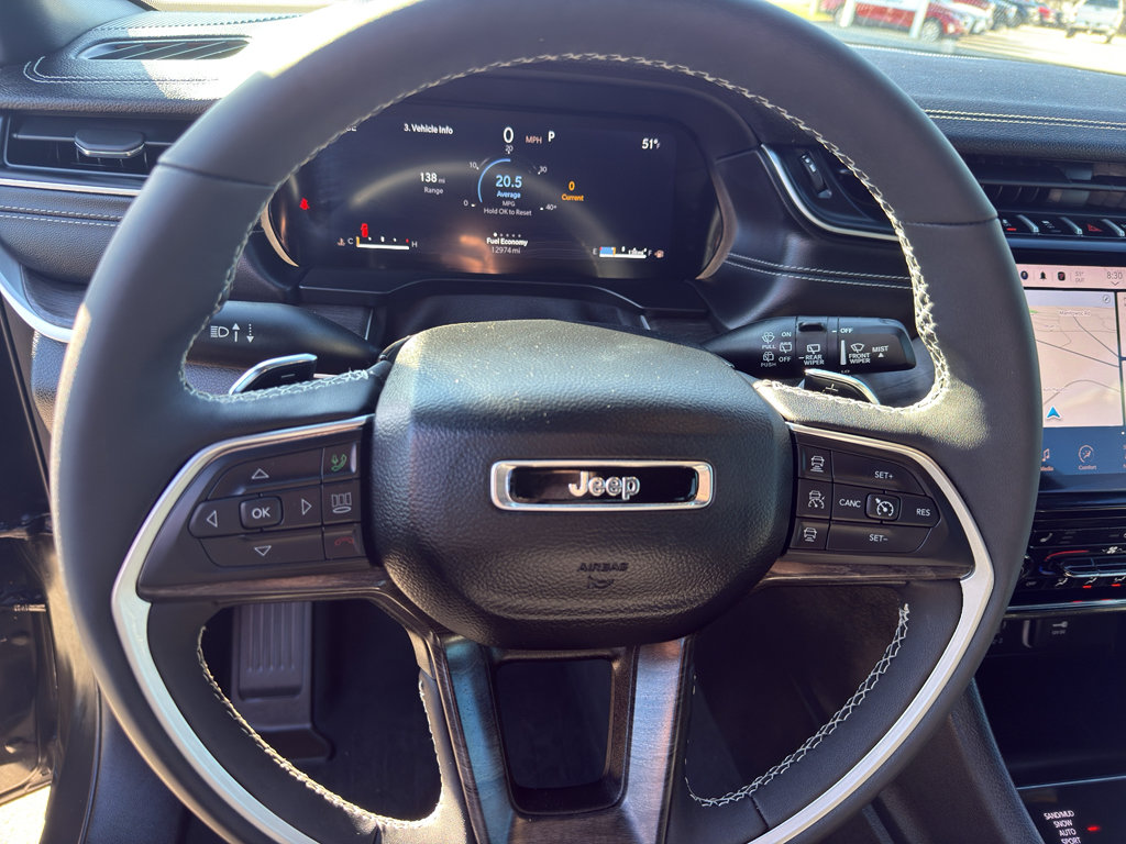 Used 2024 Jeep Grand Cherokee Limited w/ Black Appearance Package image 16