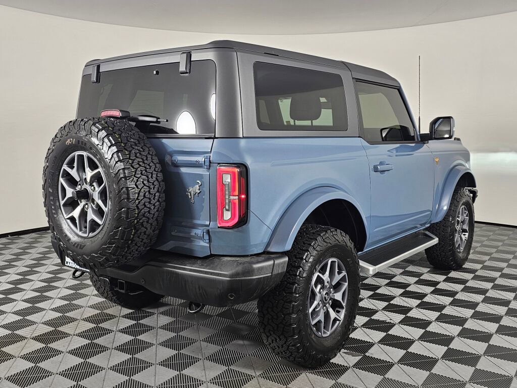 Used 2024 Ford Bronco Badlands image 3