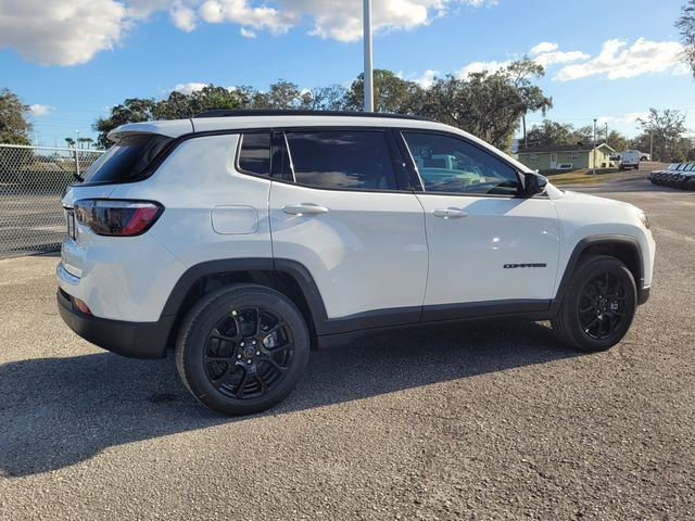 Used 2026 Jeep Compass Latitude image 7